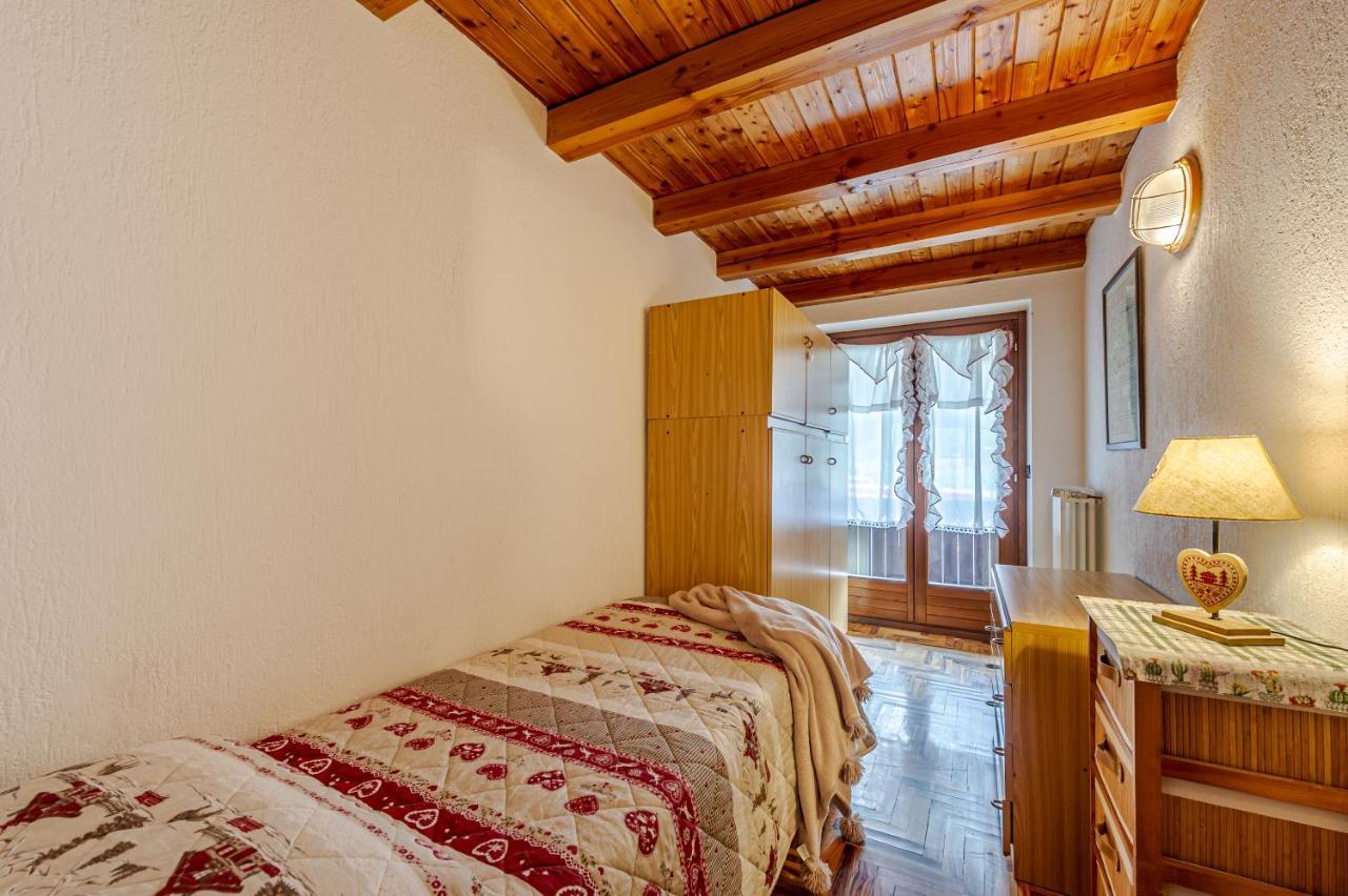 Casa Beatrice - Wifi, Parcheggio E Vista Montagna - Cour 0231 Appartement Courmayeur Buitenkant foto