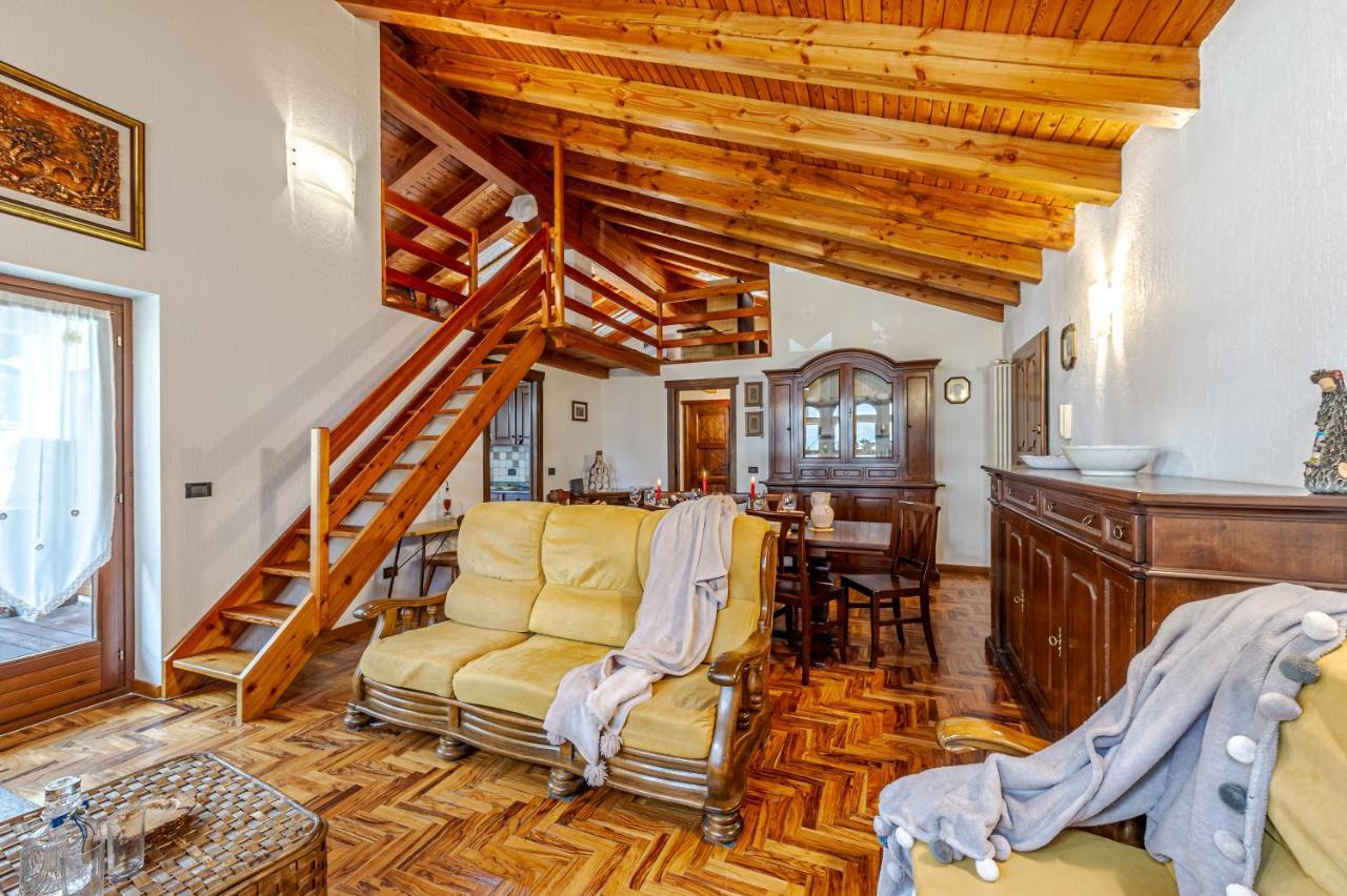 Casa Beatrice - Wifi, Parcheggio E Vista Montagna - Cour 0231 Appartement Courmayeur Buitenkant foto