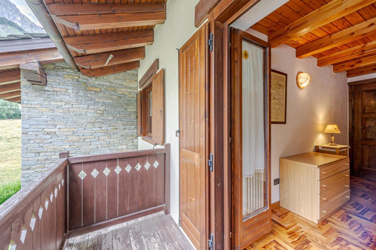 Casa Beatrice - Wifi, Parcheggio E Vista Montagna - Cour 0231 Appartement Courmayeur Buitenkant foto