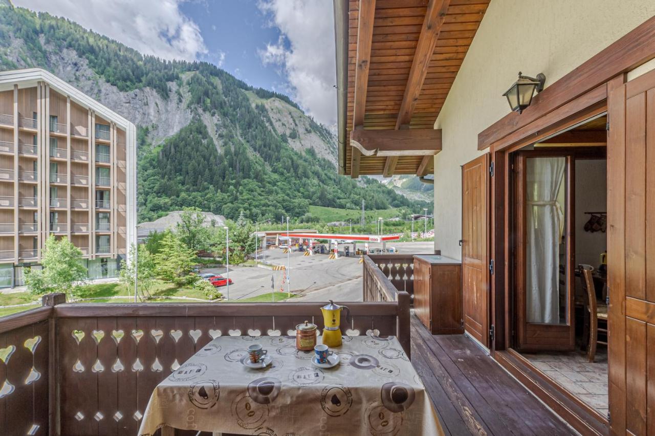 Casa Beatrice - Wifi, Parcheggio E Vista Montagna - Cour 0231 Appartement Courmayeur Buitenkant foto