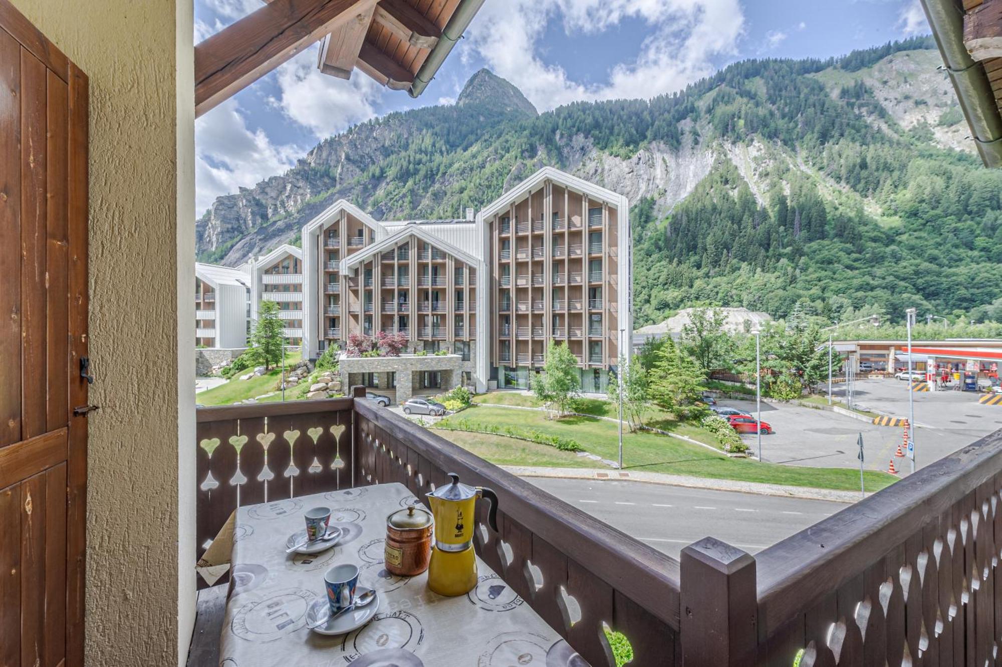 Casa Beatrice - Wifi, Parcheggio E Vista Montagna - Cour 0231 Appartement Courmayeur Buitenkant foto