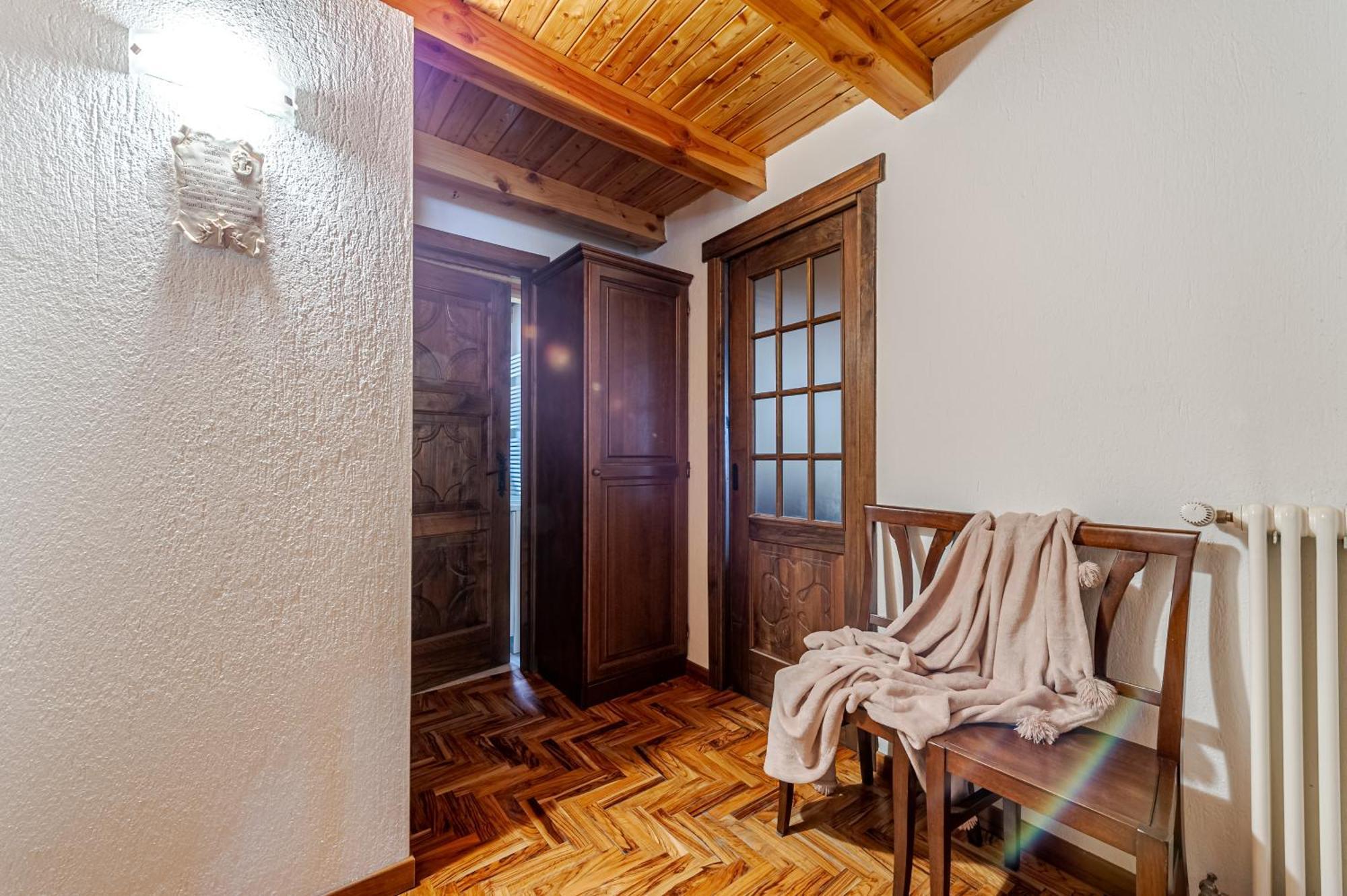 Casa Beatrice - Wifi, Parcheggio E Vista Montagna - Cour 0231 Appartement Courmayeur Buitenkant foto